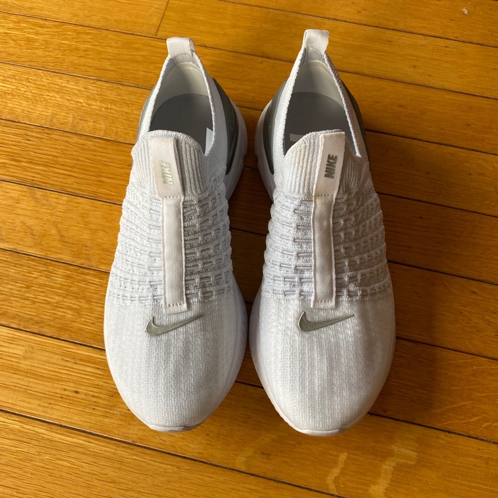 perfect condition white nike phantoms
